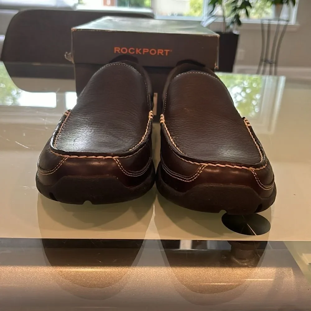Rockport new loafers chocolate brown 9 scratches on top of right shoe see pictur